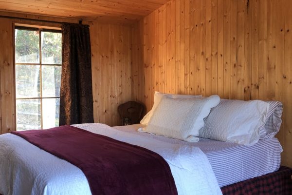 log-cabin-2022-bed-1