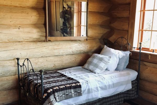 log-cabin-2022-bed-2