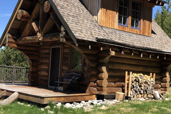 log-cabin-2022-side