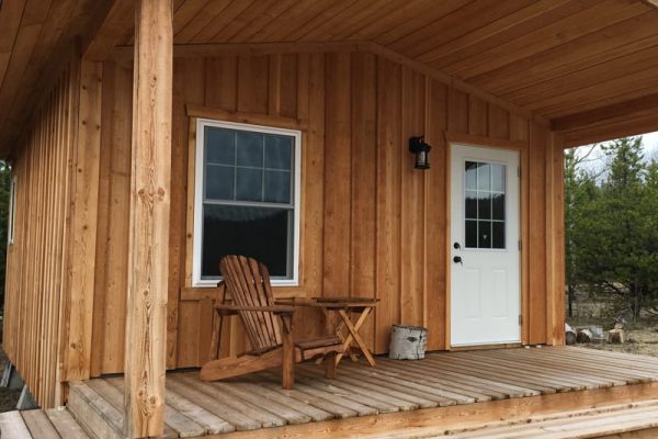 loon-cabin-2022-spring-summer-porch