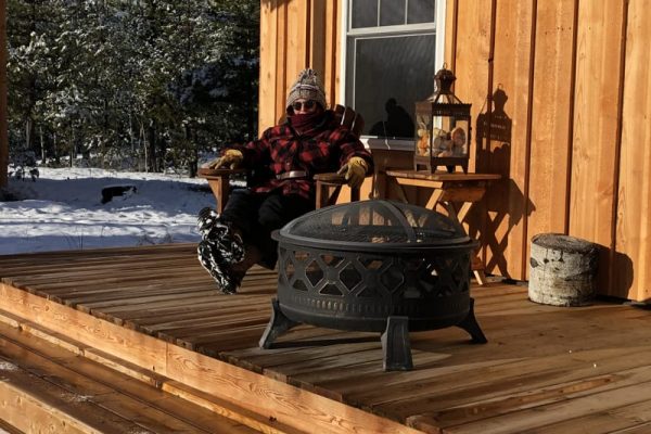 loon-cabin-2022-winter-porch